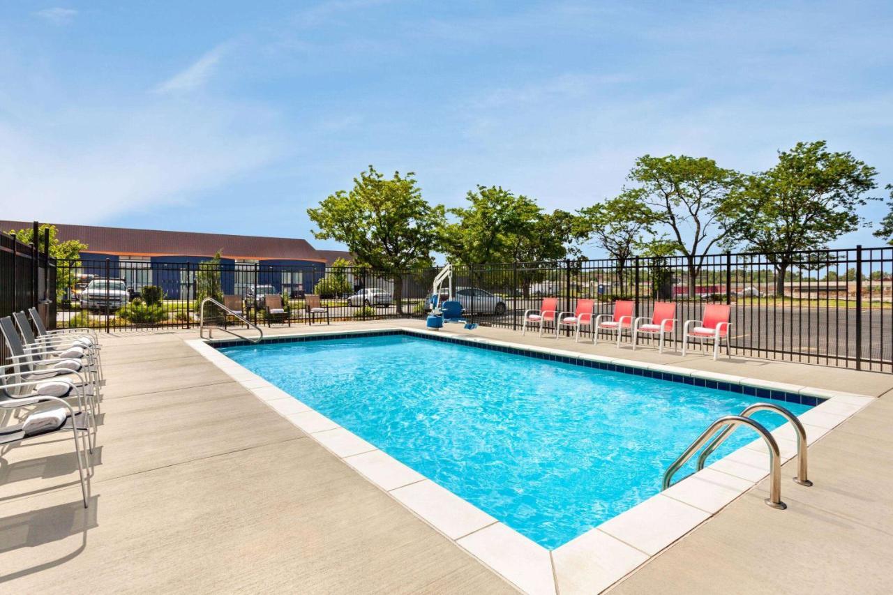 Super 8 By Wyndham Lenexa Overland Park Area/Mall Area Exterior foto